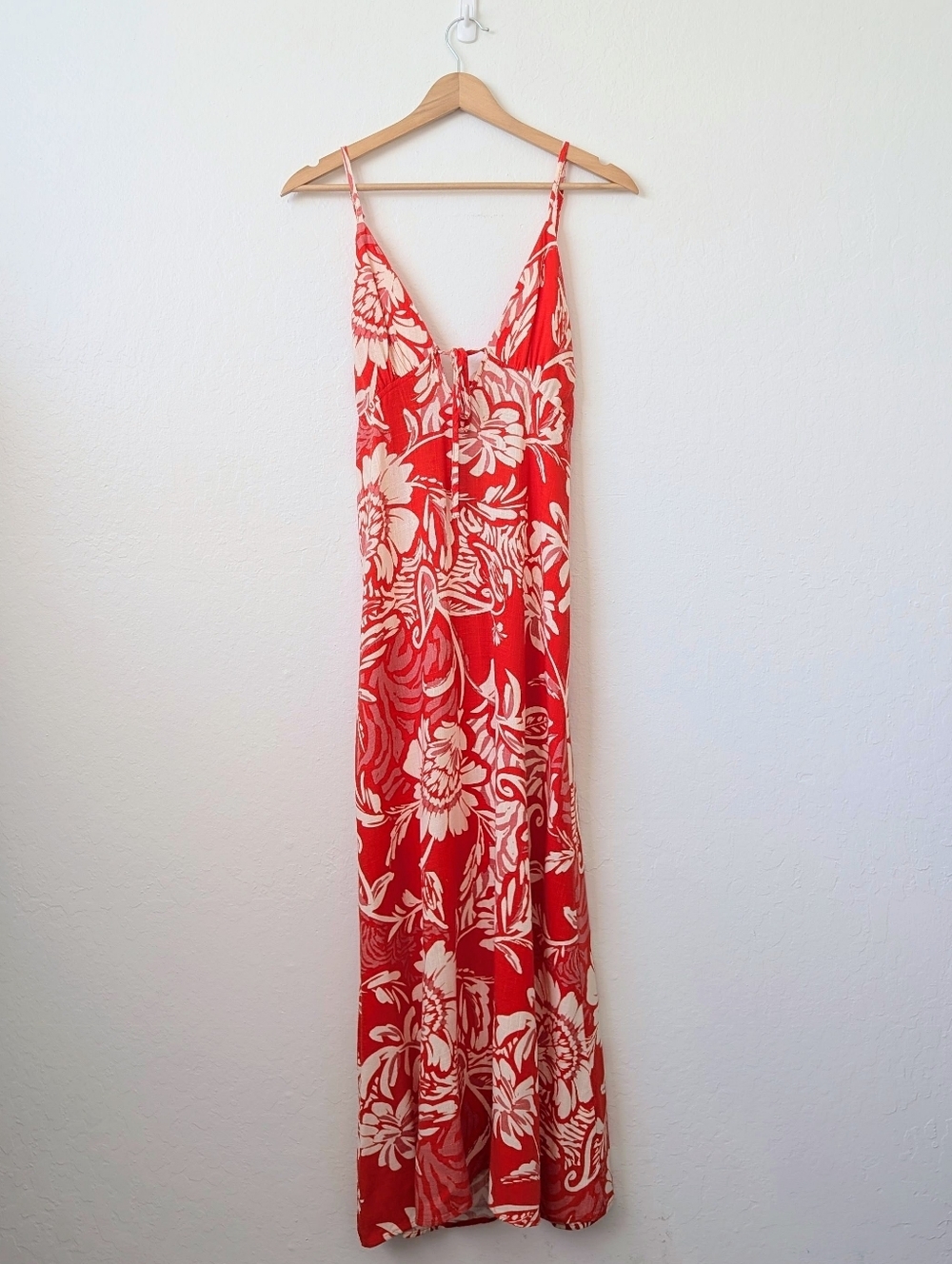 PAPER HEART ♥️ Tomato Red Floral Maxi Dress with V-Neck and Tie Back Size Small
